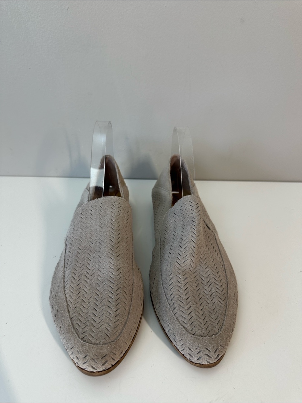 Lucky Brand Suede Grey Pointed Loafers Size 10 Brogan Laser Cut - Picture 5 of 16